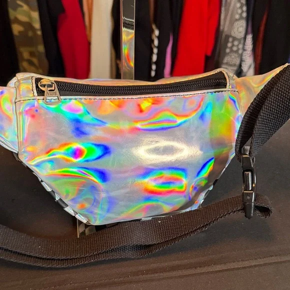Vans Iridescent Checkered Pouch - Picture 9 of 9